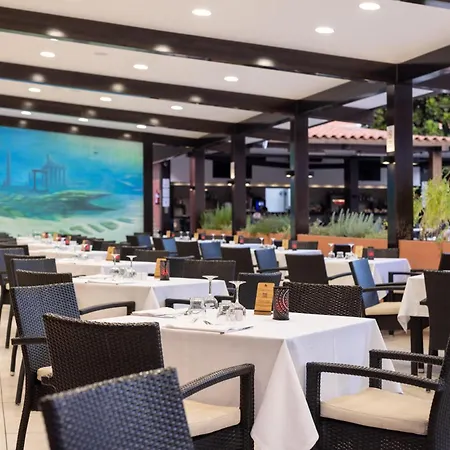 El Duque アパートホテル 4*